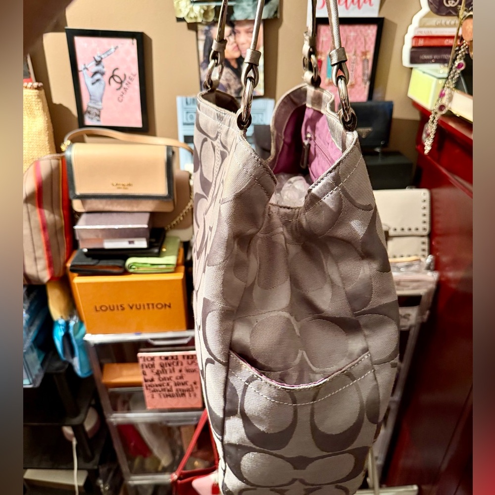 Coach Gabby Signature Tote (No Hangtag) - Picture 5 of 16